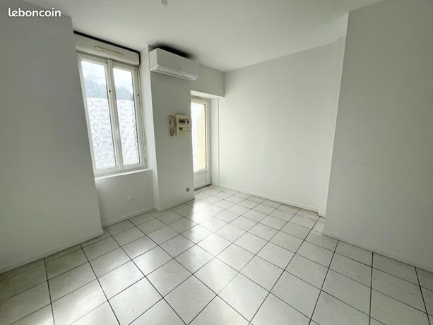 Appartement à louer, 28m², Séméac