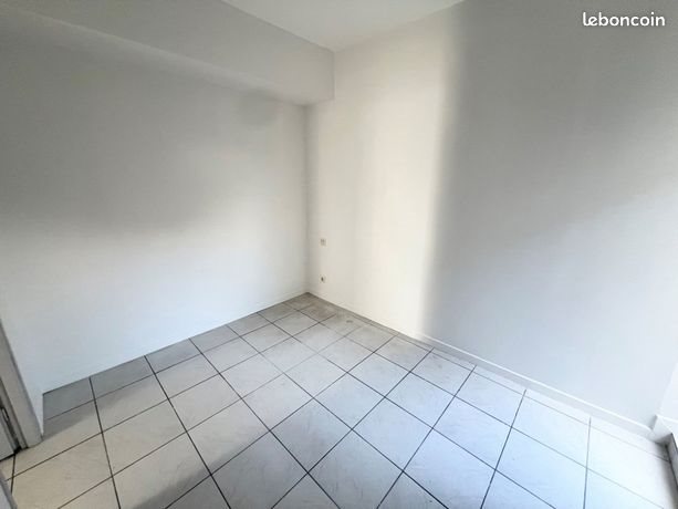 Appartement à louer, 28m², Séméac