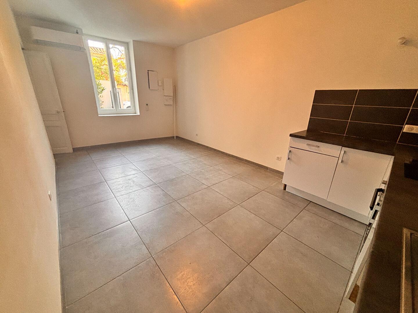 Maison à louer, 99m², Nîmes