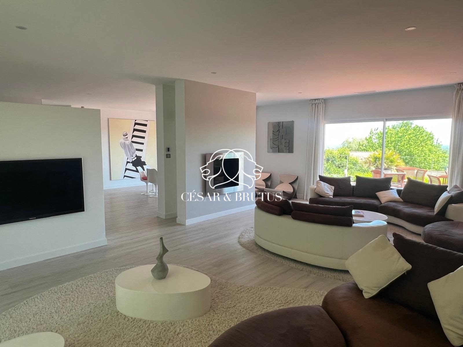 Maison à vendre, 300m², Neyron