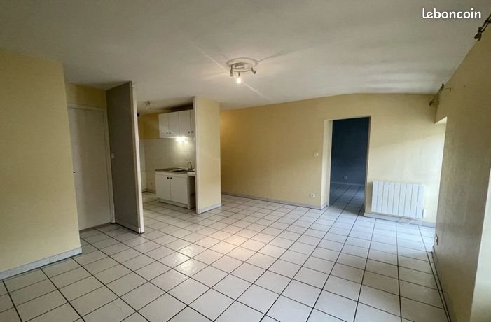 Appartement à louer, 48m², Réalmont