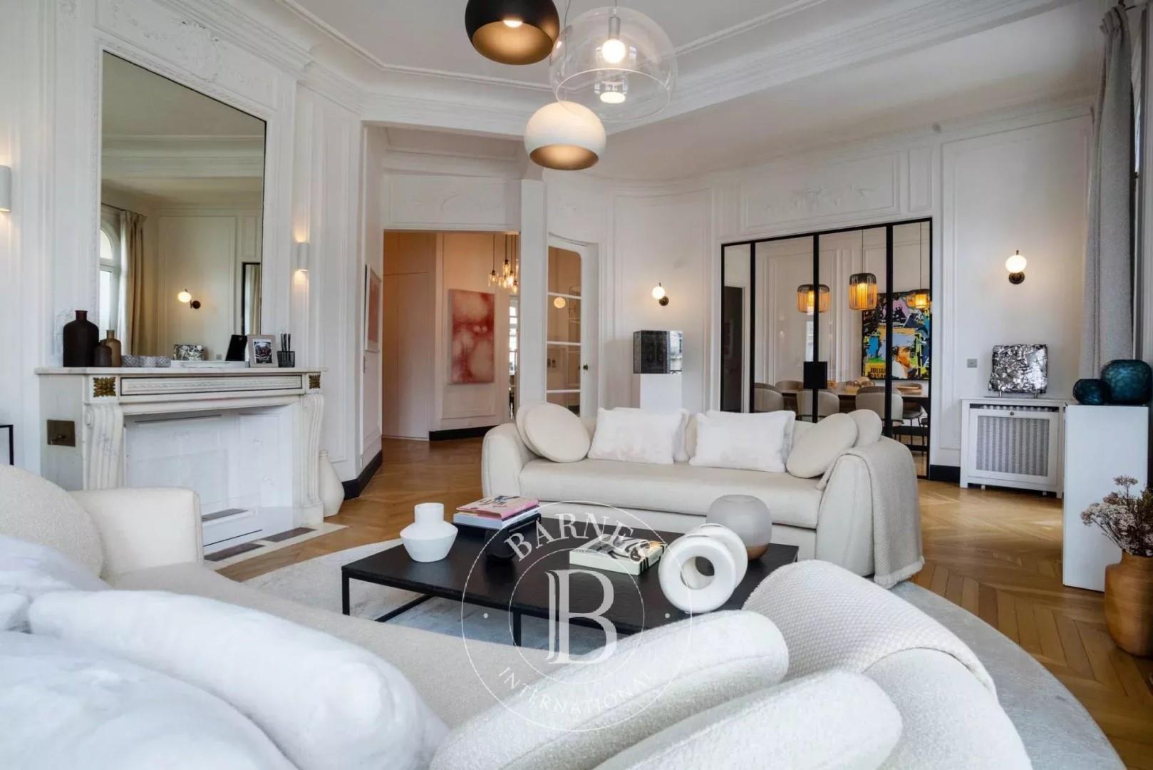 Appartement à louer, 193m², Paris 17ème