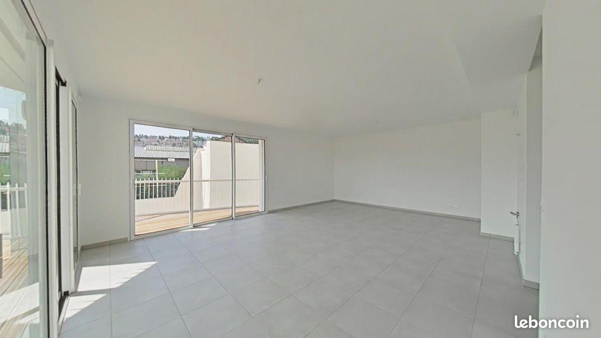 Appartement à louer, 72m², Saint-Etienne