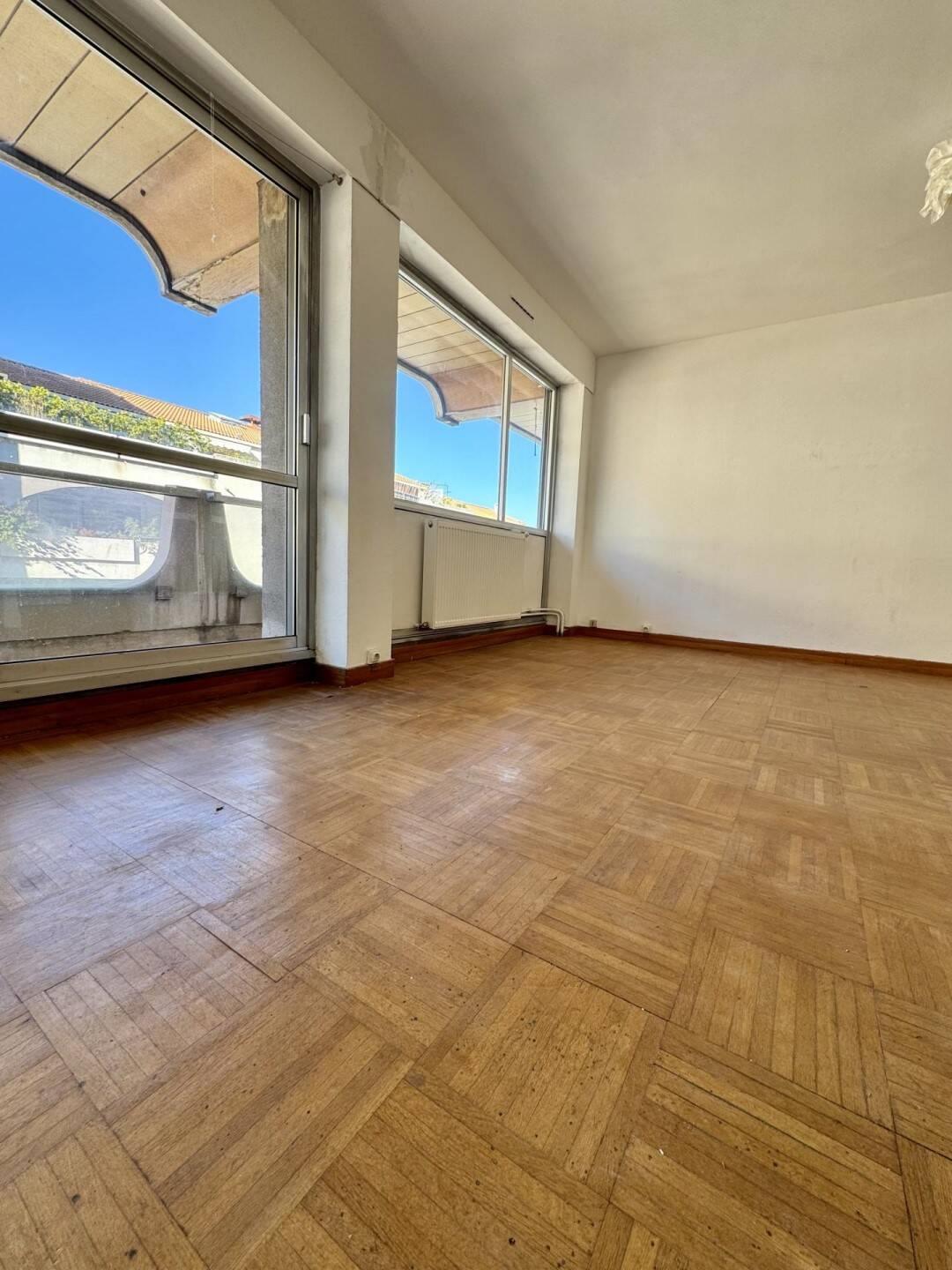 Appartement à louer, 50m², Marseille 8ème