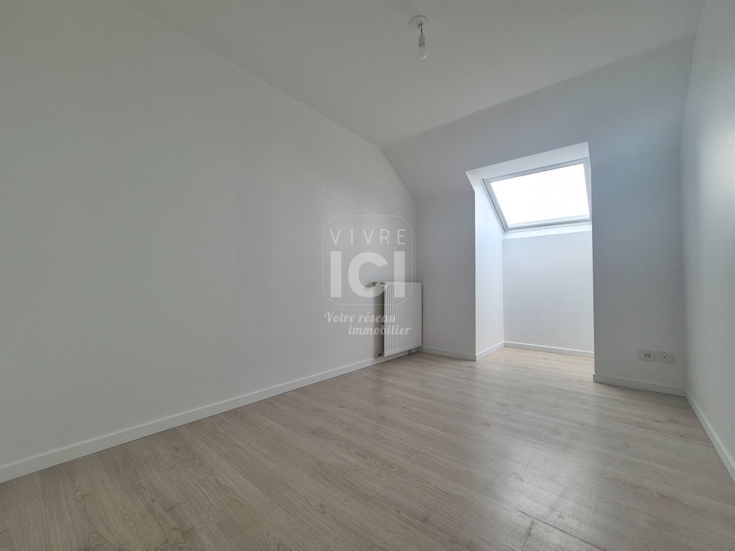 Appartement à louer, 118m², Ecouflant