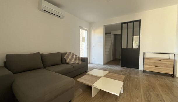 Appartement à louer, 35m², Cuges-les-Pins