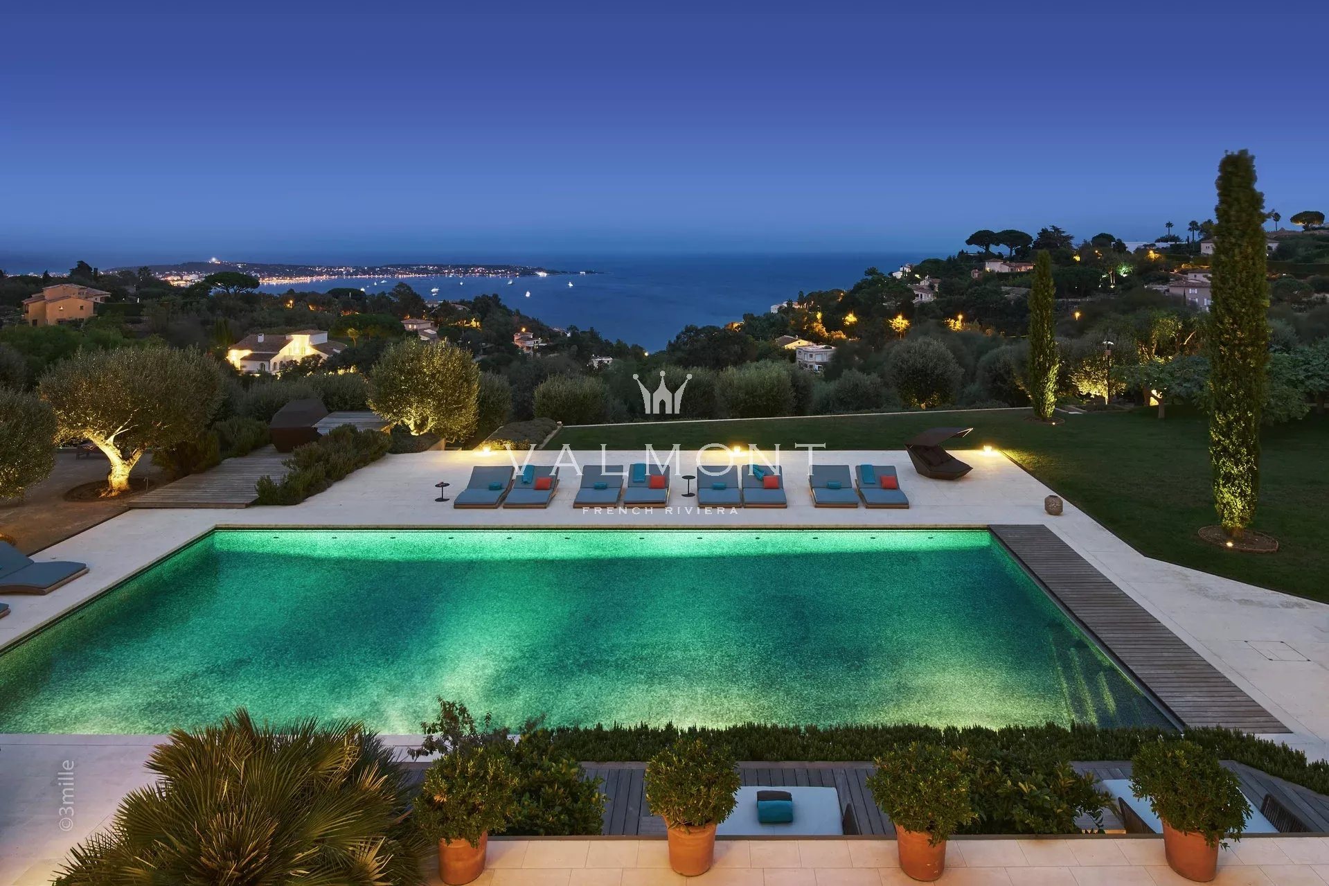 Maison à louer, 900m², Vallauris