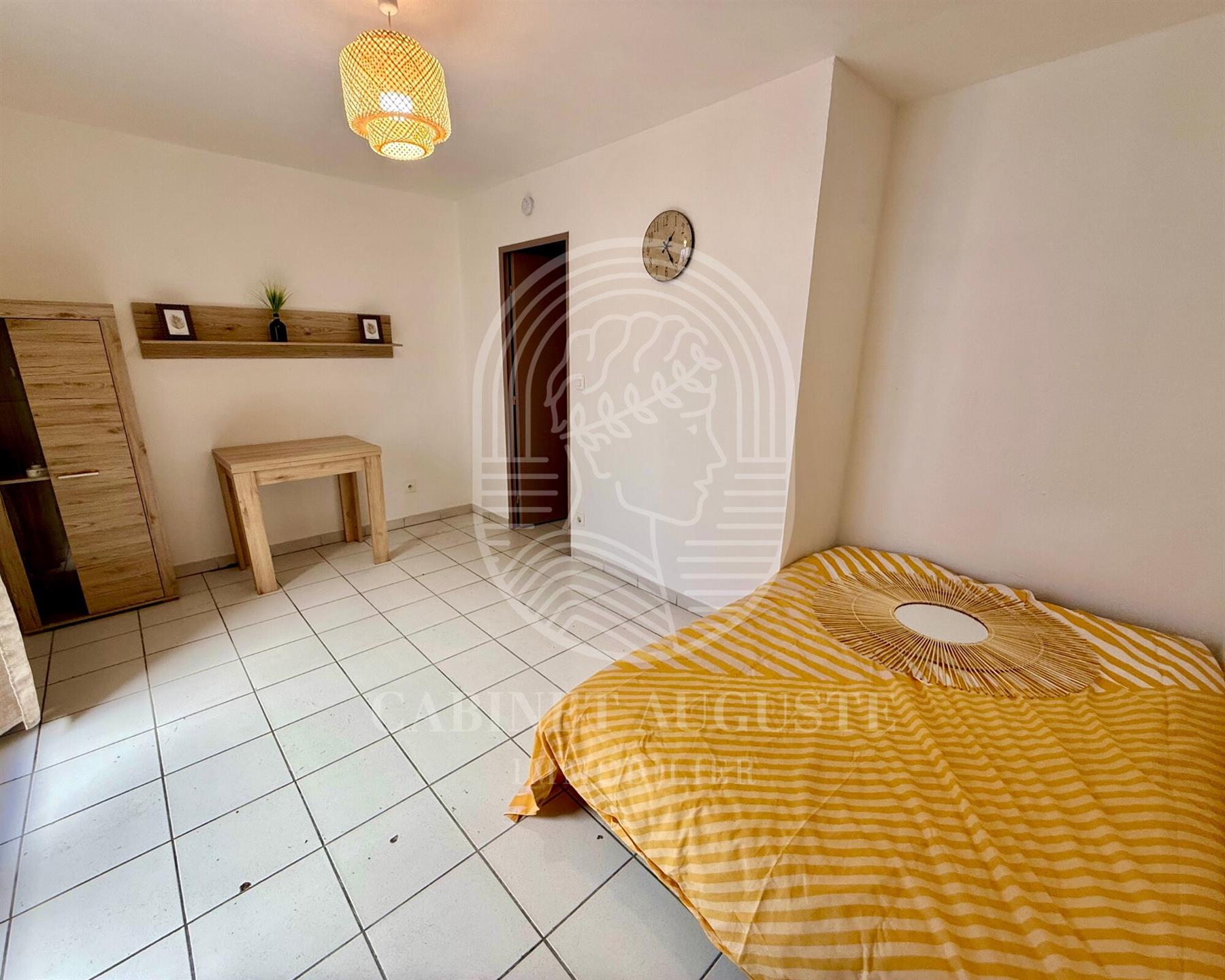 Appartement à louer, 21m², Nîmes