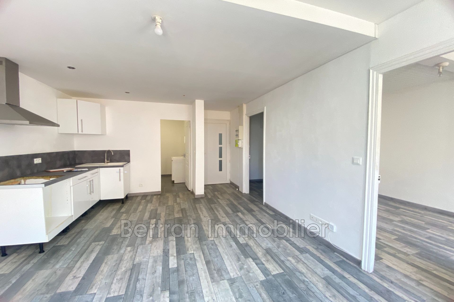 Appartement à louer, 41m², Pia