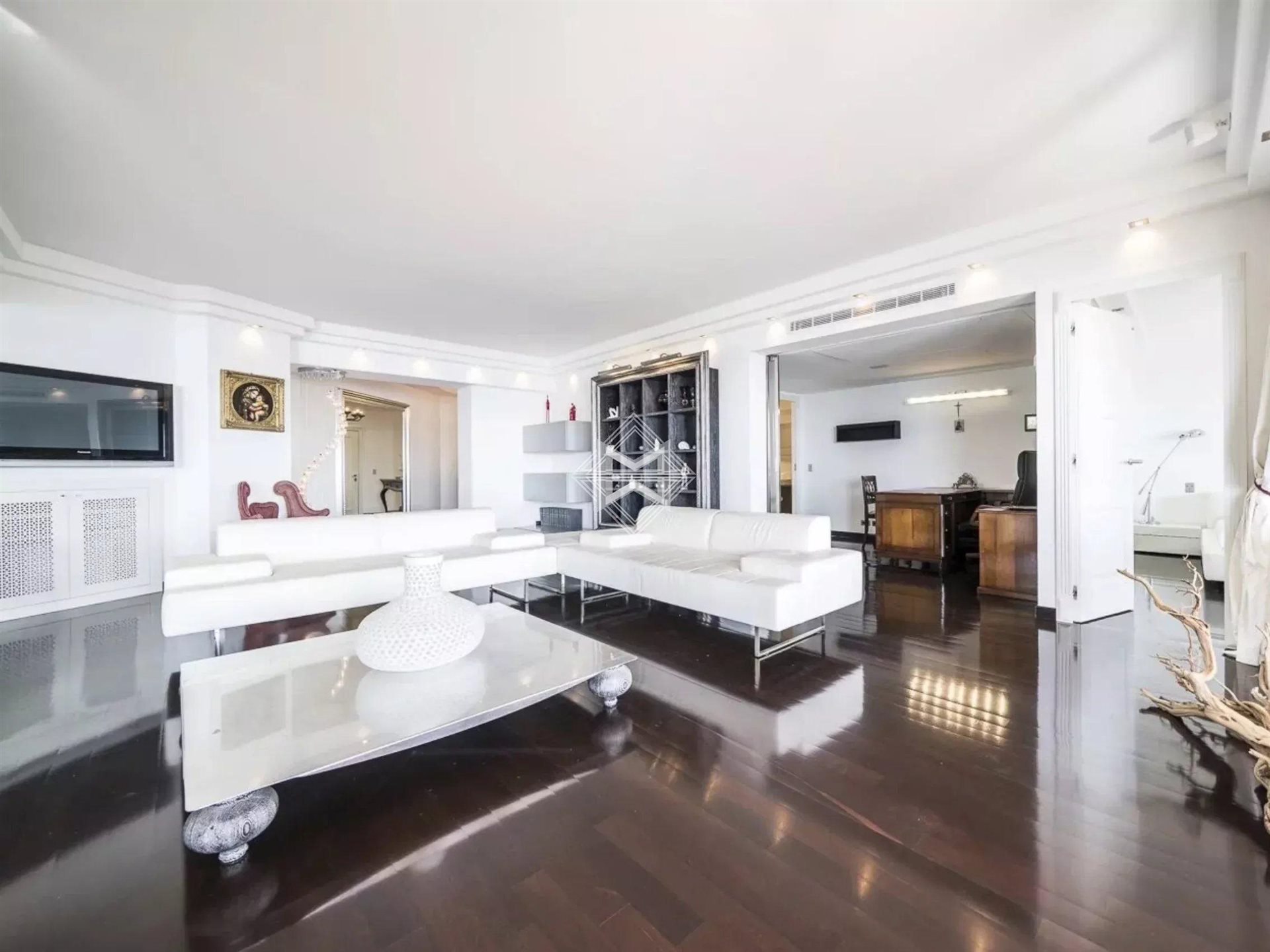 Appartement à louer, 276m², Miramas