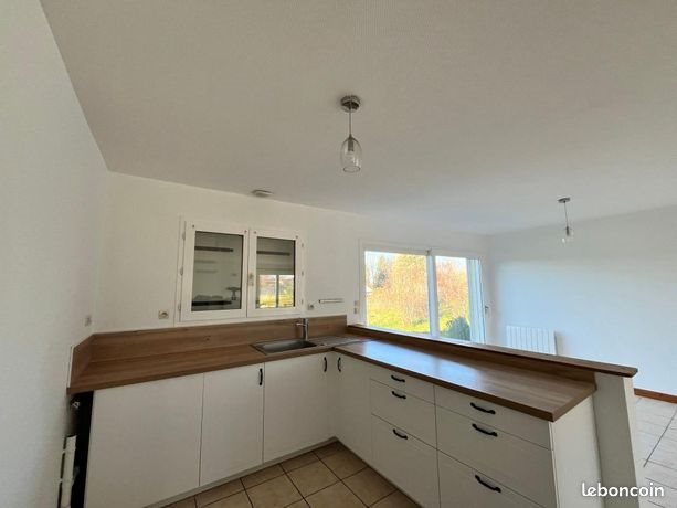 Maison à louer, 92m², Aiffres