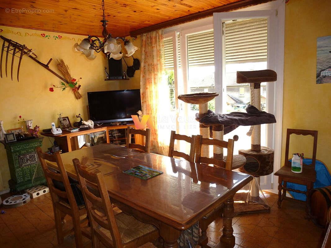 Appartement à vendre, 57m², Neuves-Maisons