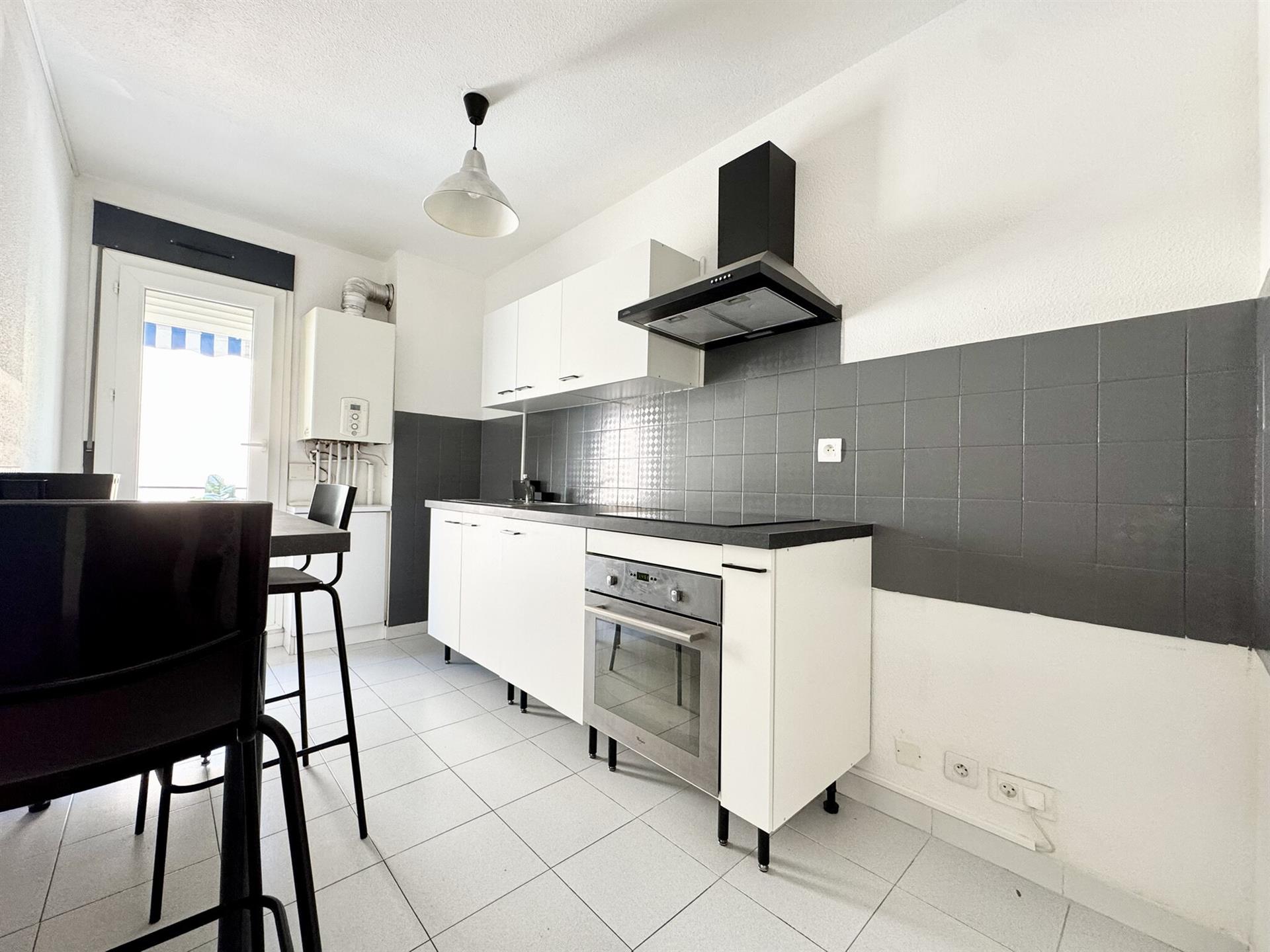 Maison à louer, 65m², Nîmes