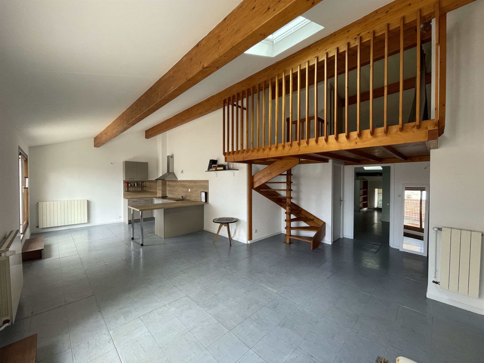 Appartement à louer, 76m², Aubenas