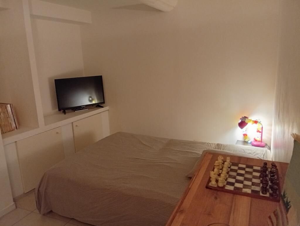 Appartement à louer, 25m², Eyguières
