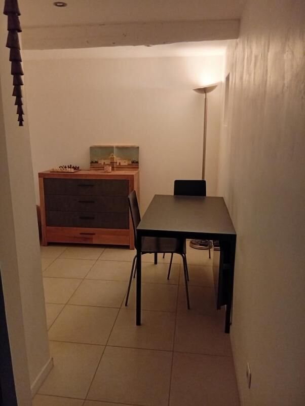 Appartement à louer, 25m², Eyguières