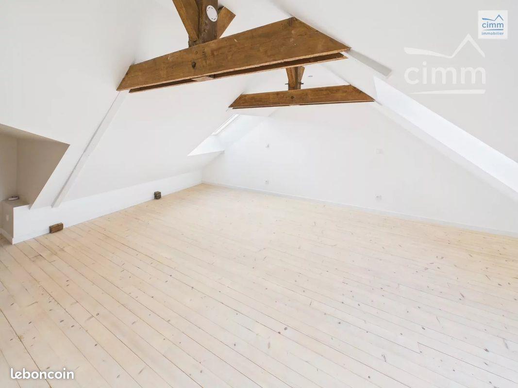 Appartement à louer, 61m², Bourg-des-Comptes