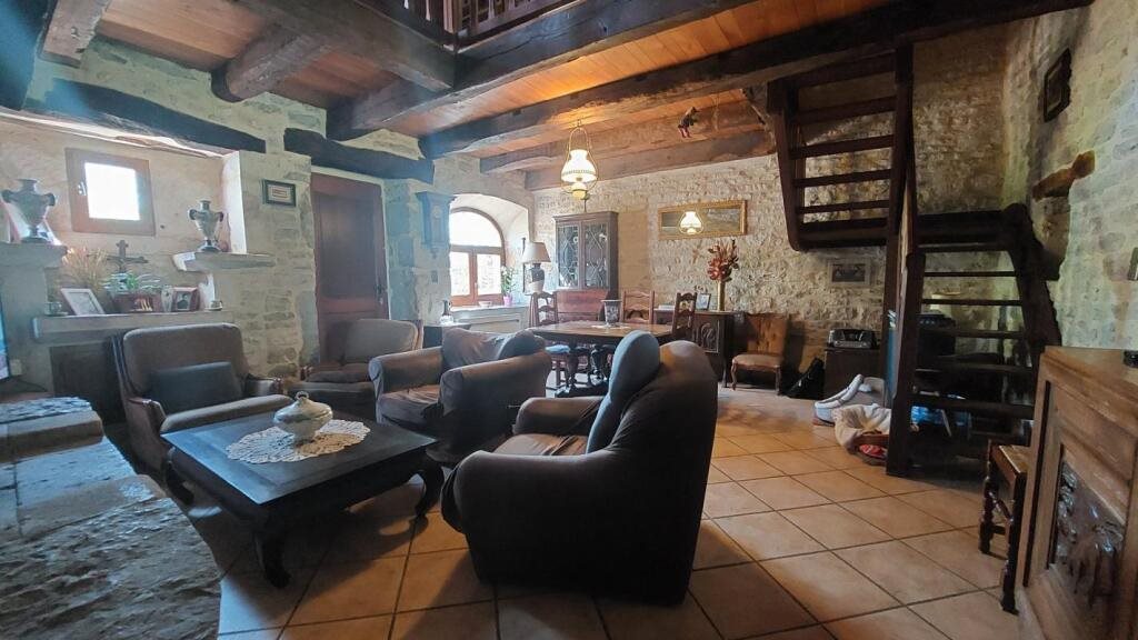 Maison à vendre, 326m², Saillac