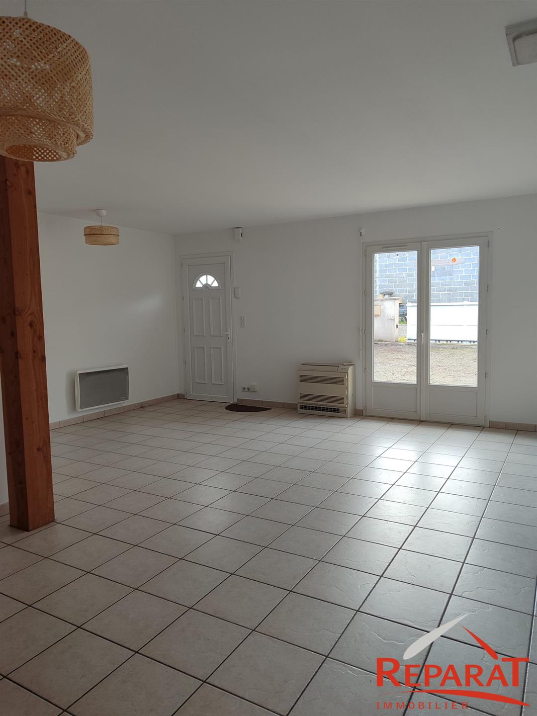 Maison à louer, 84m², Objat