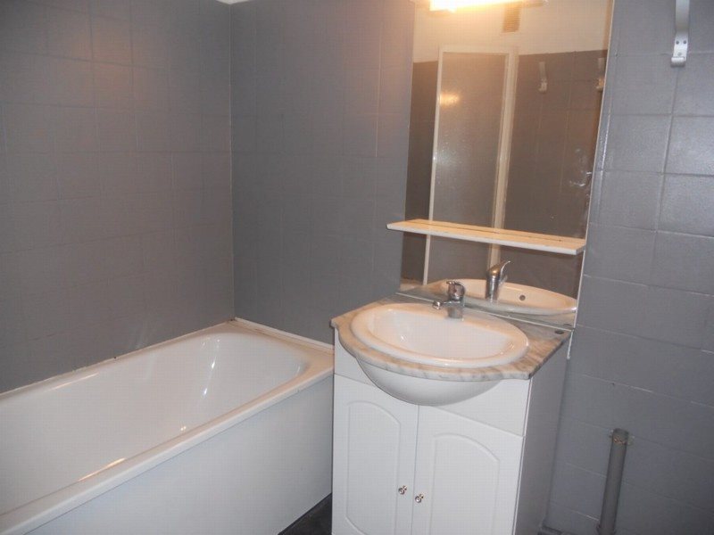 Appartement à louer, 61m², Marignane