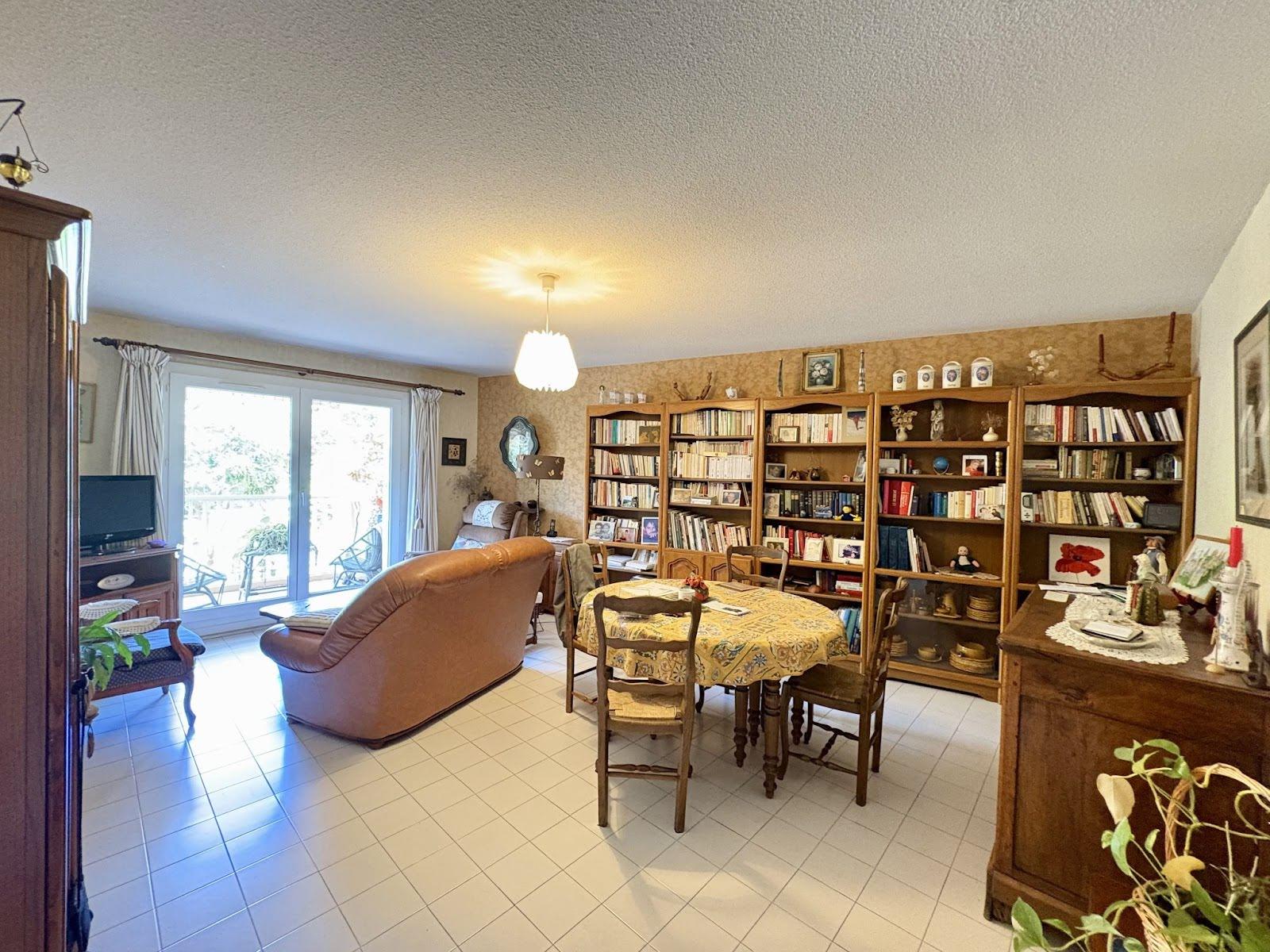 Appartement à vendre, 74m², Nîmes