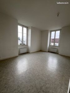 Appartement à louer, 82m², Henrichemont