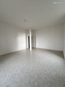 Appartement à louer, 82m², Henrichemont