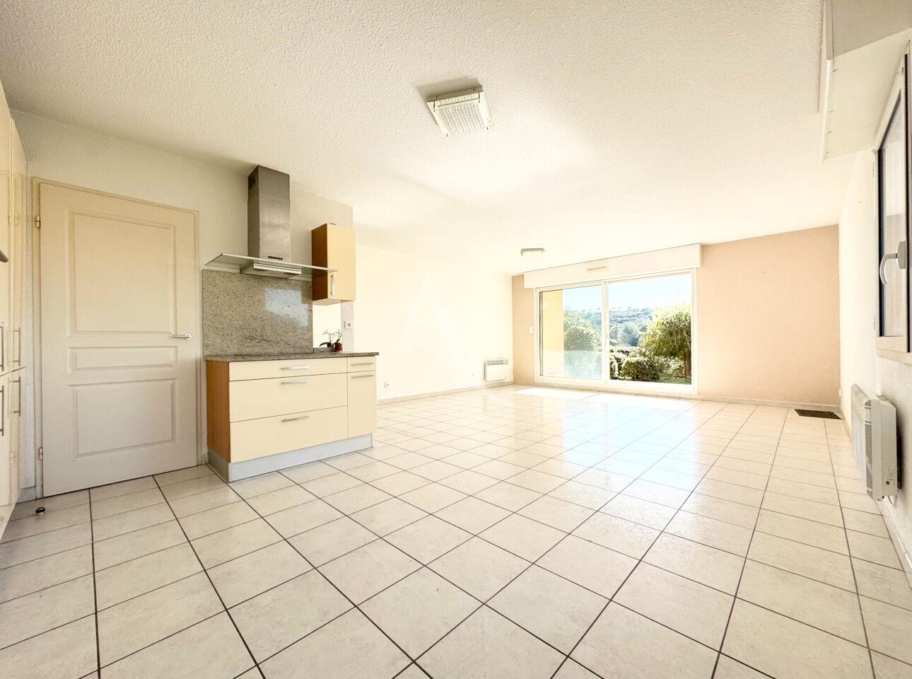 Appartement à louer, 74m², Nîmes