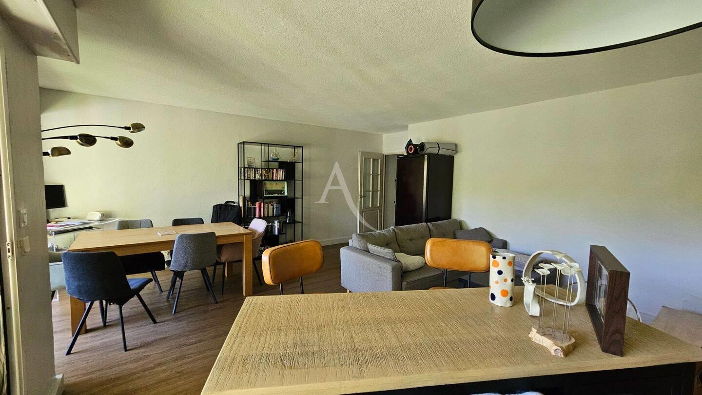 Appartement à vendre, 77m², Nîmes