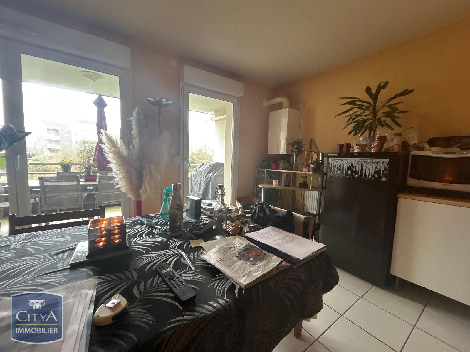 Appartement à louer, 73m², Saint-Max