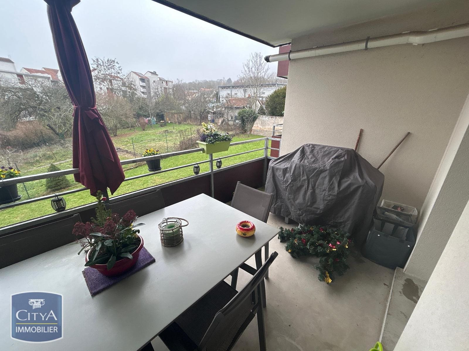 Appartement à louer, 73m², Saint-Max