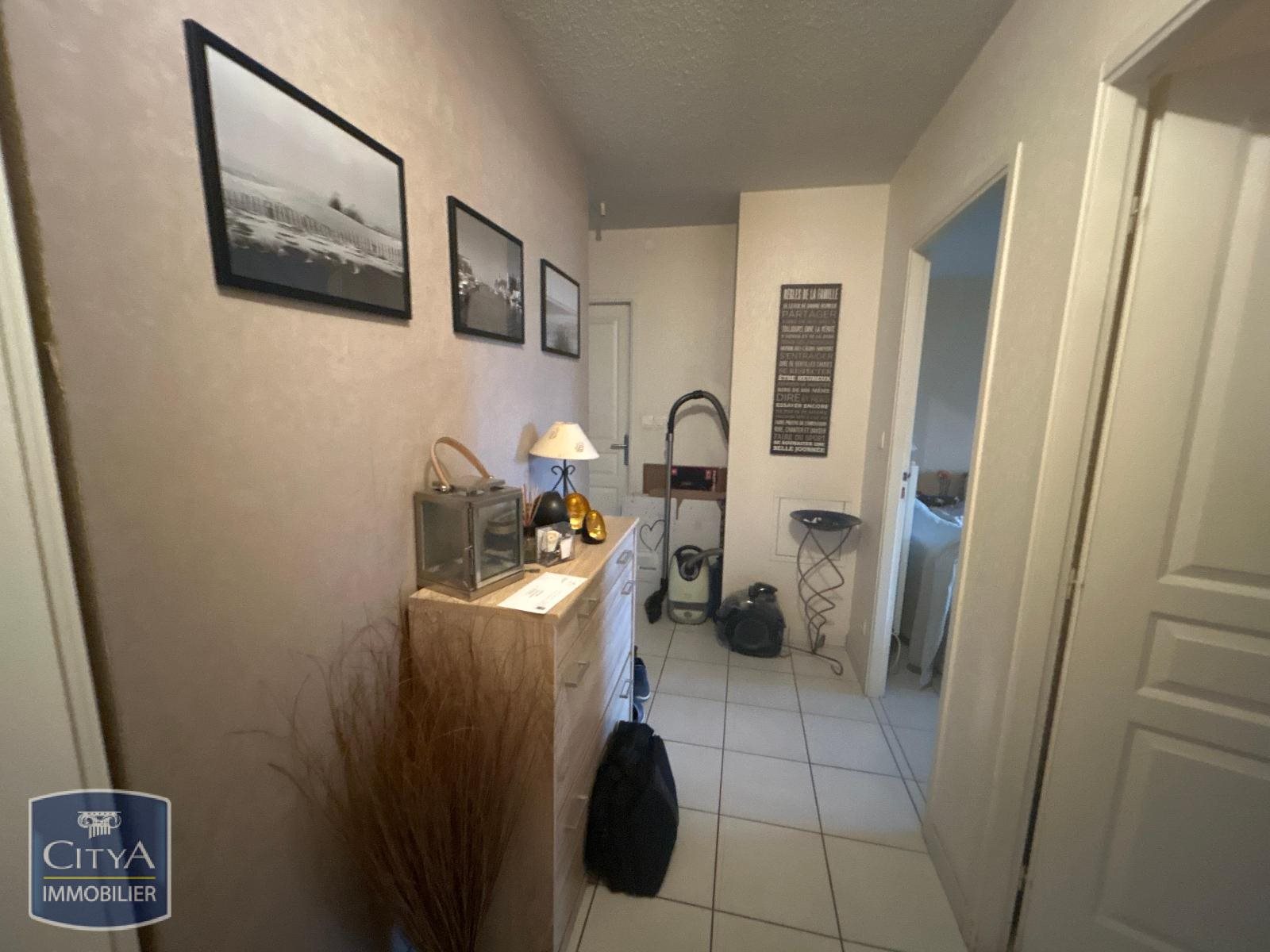 Appartement à louer, 73m², Saint-Max