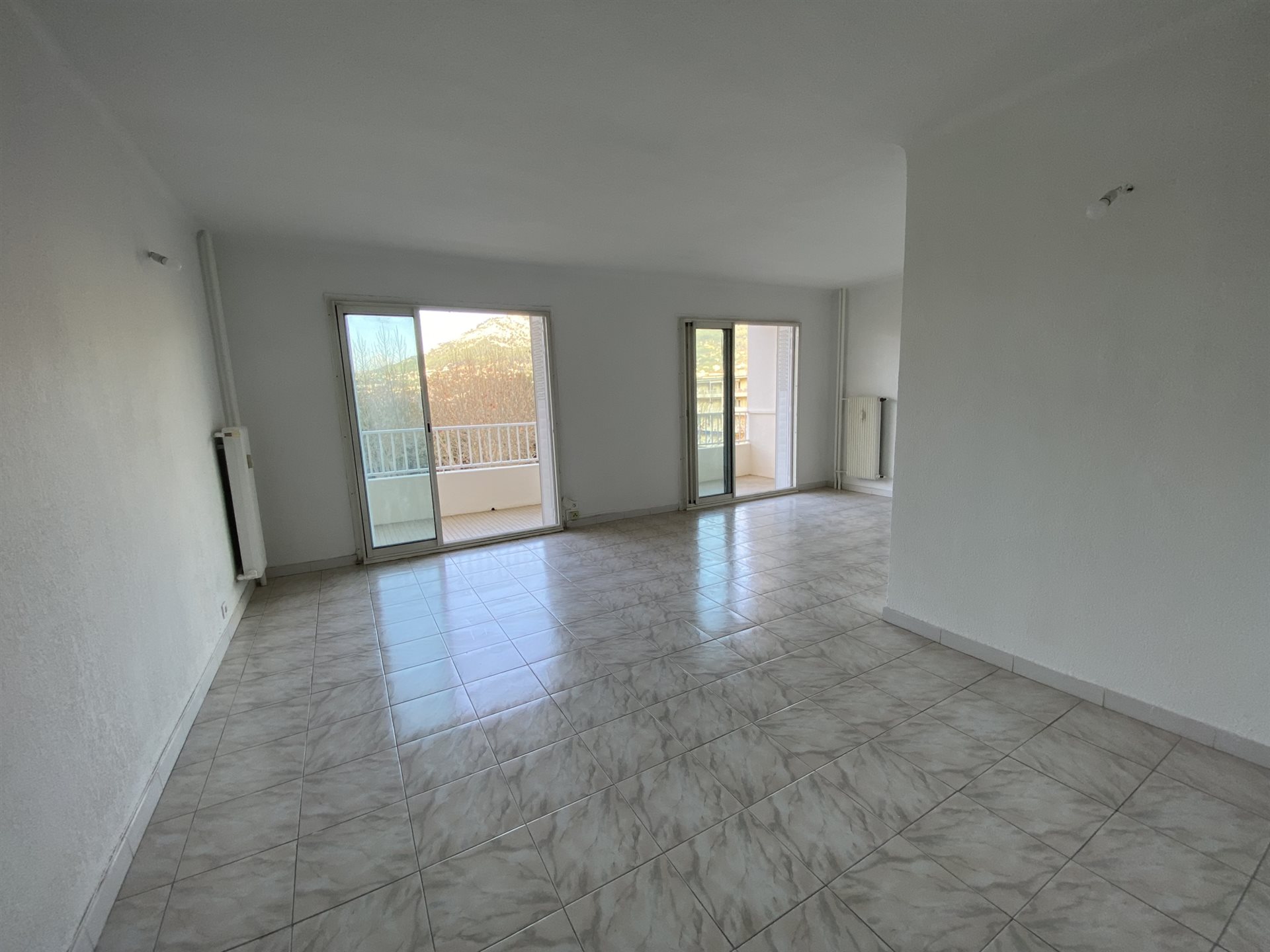 Appartement à louer, 68m², Toulon