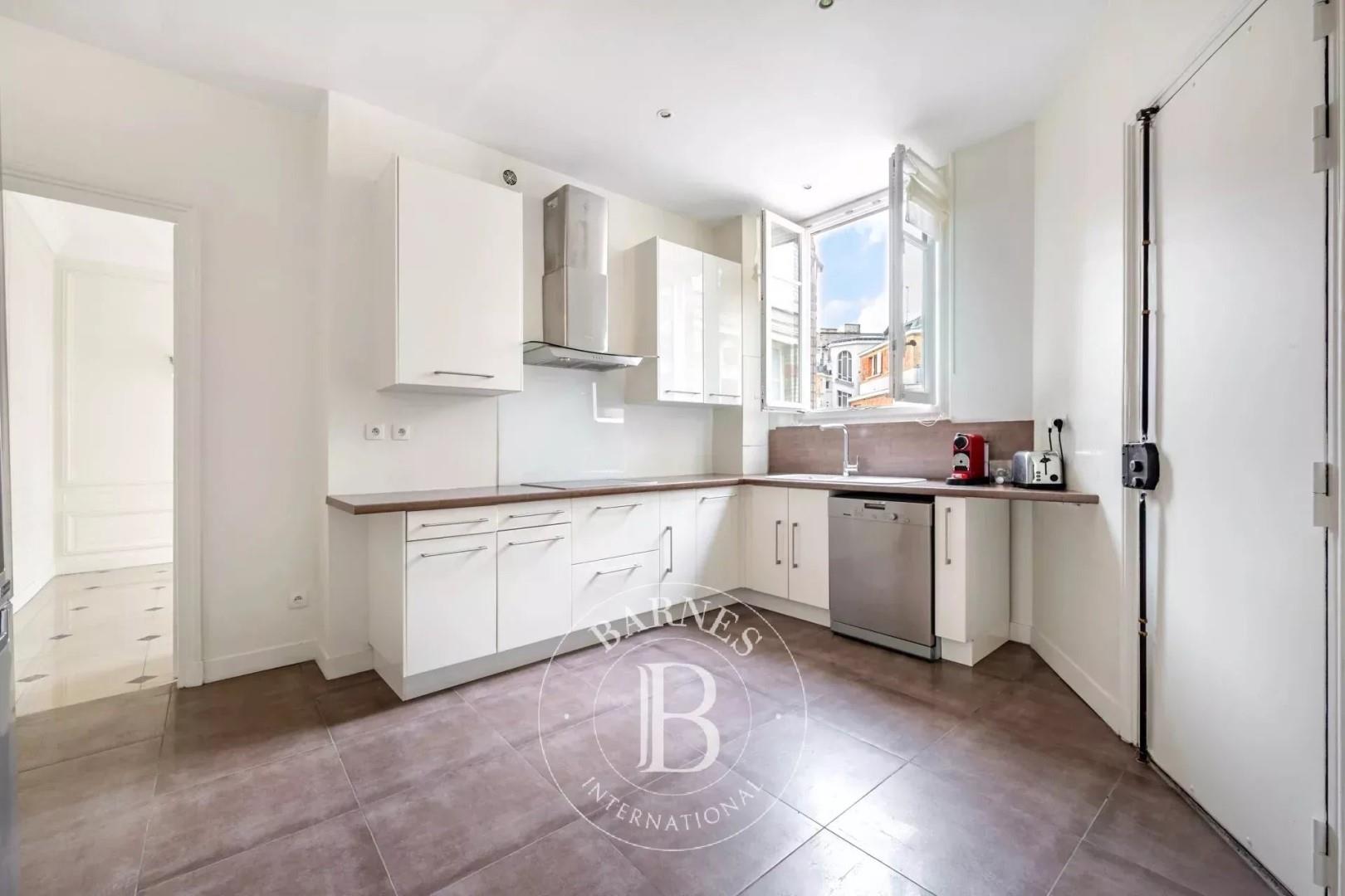 Appartement à louer, 242m², Paris 16ème