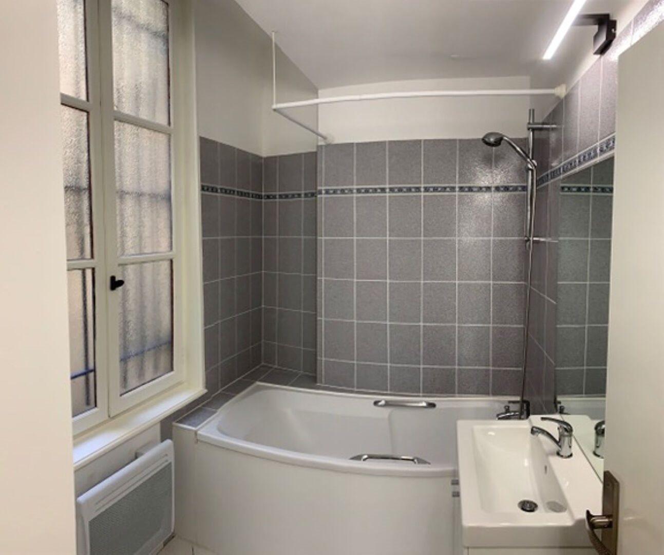 Appartement à louer, 31m², Nîmes