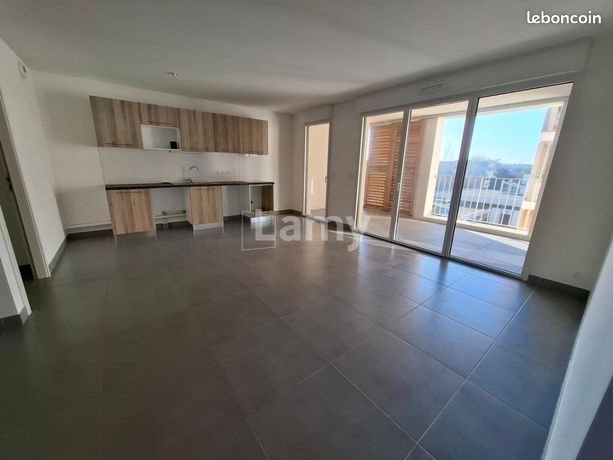 Appartement à louer, 67m², Marseille 8ème