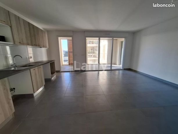 Appartement à louer, 67m², Marseille 8ème