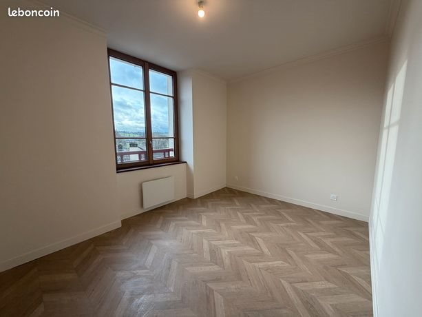Appartement à louer, 50m², Arpajon-sur-Cère