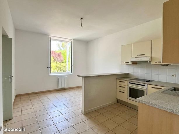 Appartement à louer, 96m², Saint-Martin-de-Londres