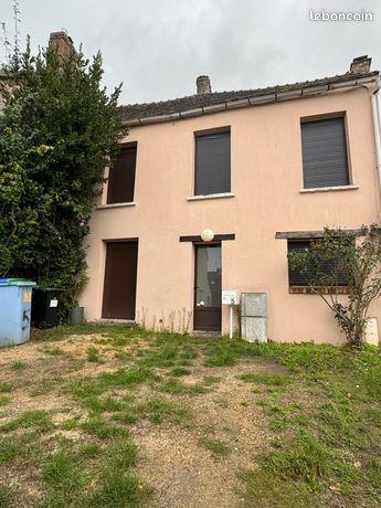 Maison à louer, 83m², Bullion