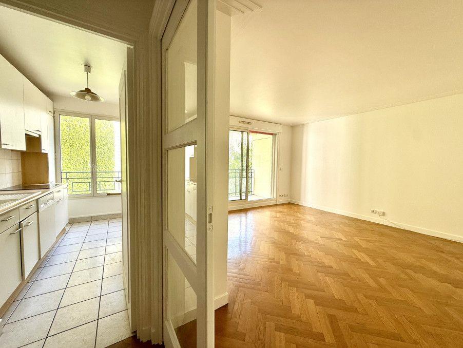 Appartement à louer, 73m², Paris 8ème