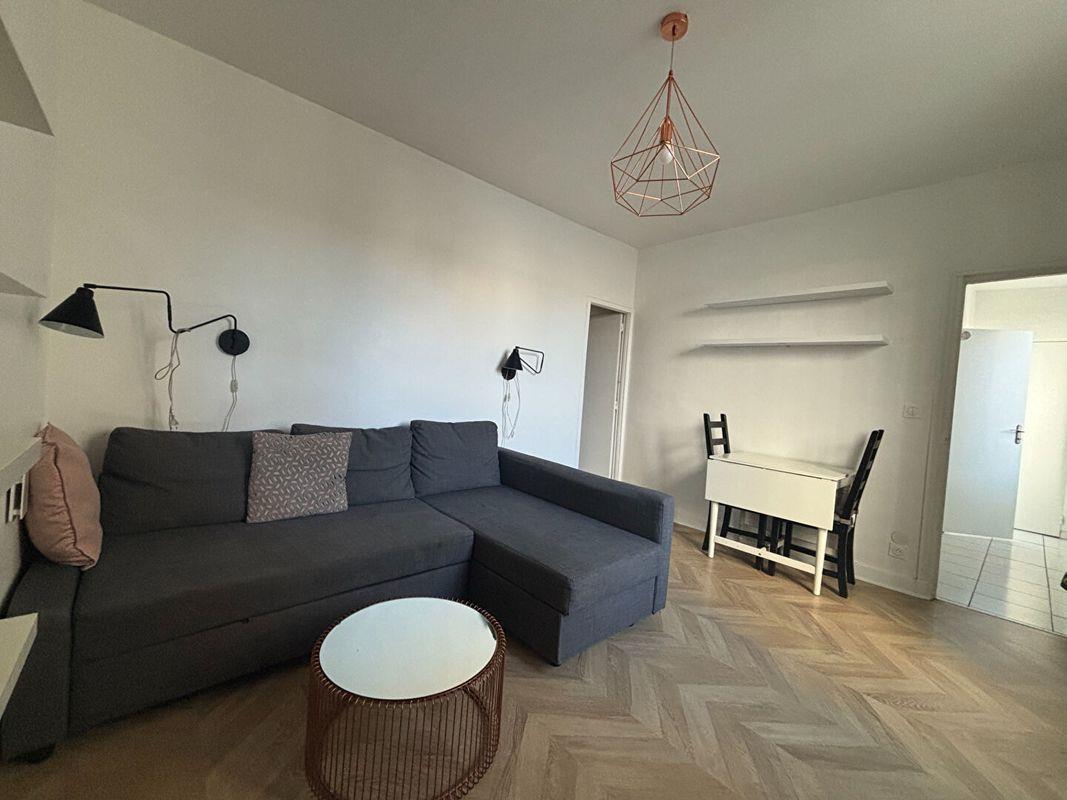 Appartement à louer, 32m², Paris 18ème