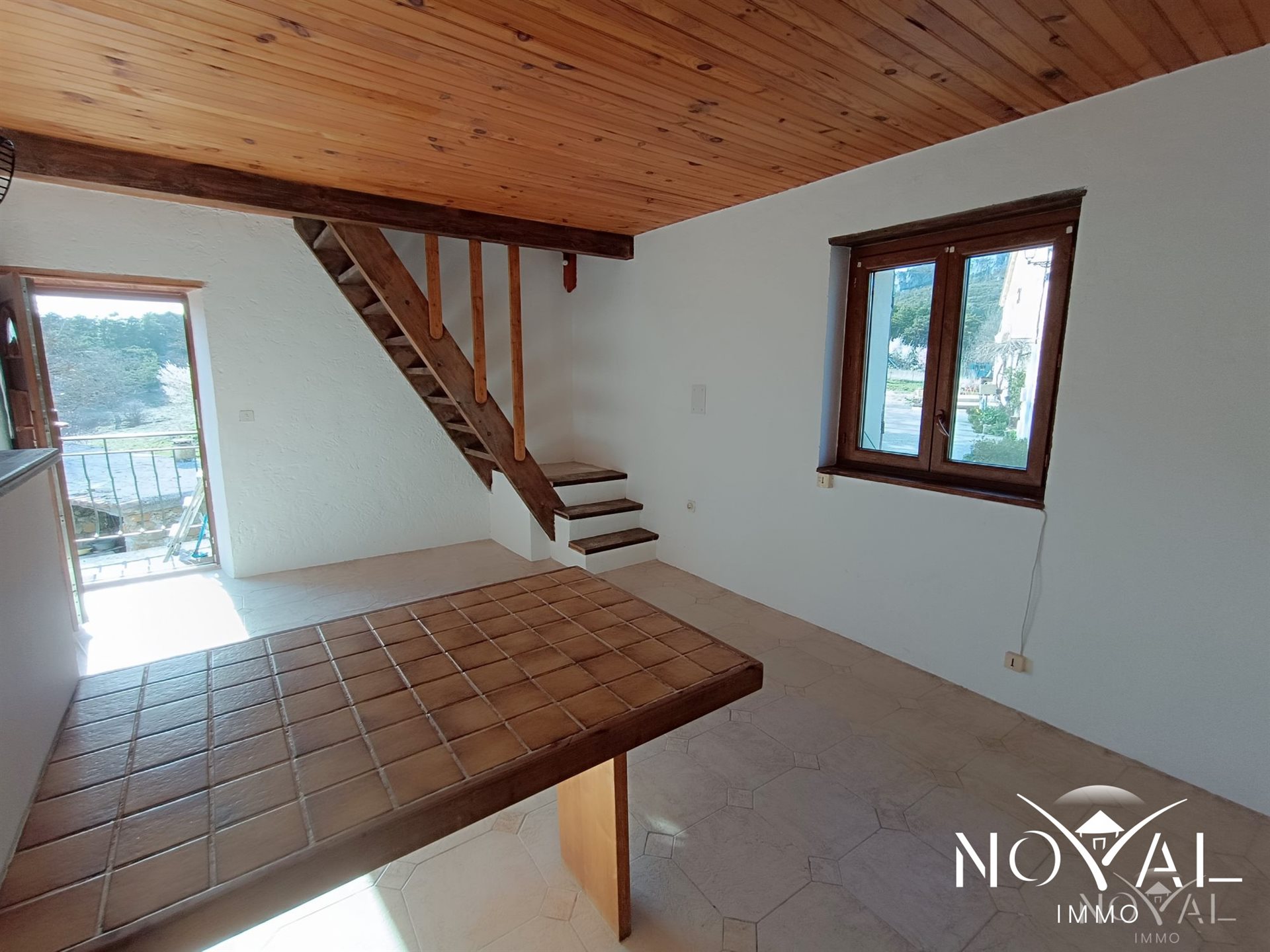 Appartement à louer, 42m², Peyroules