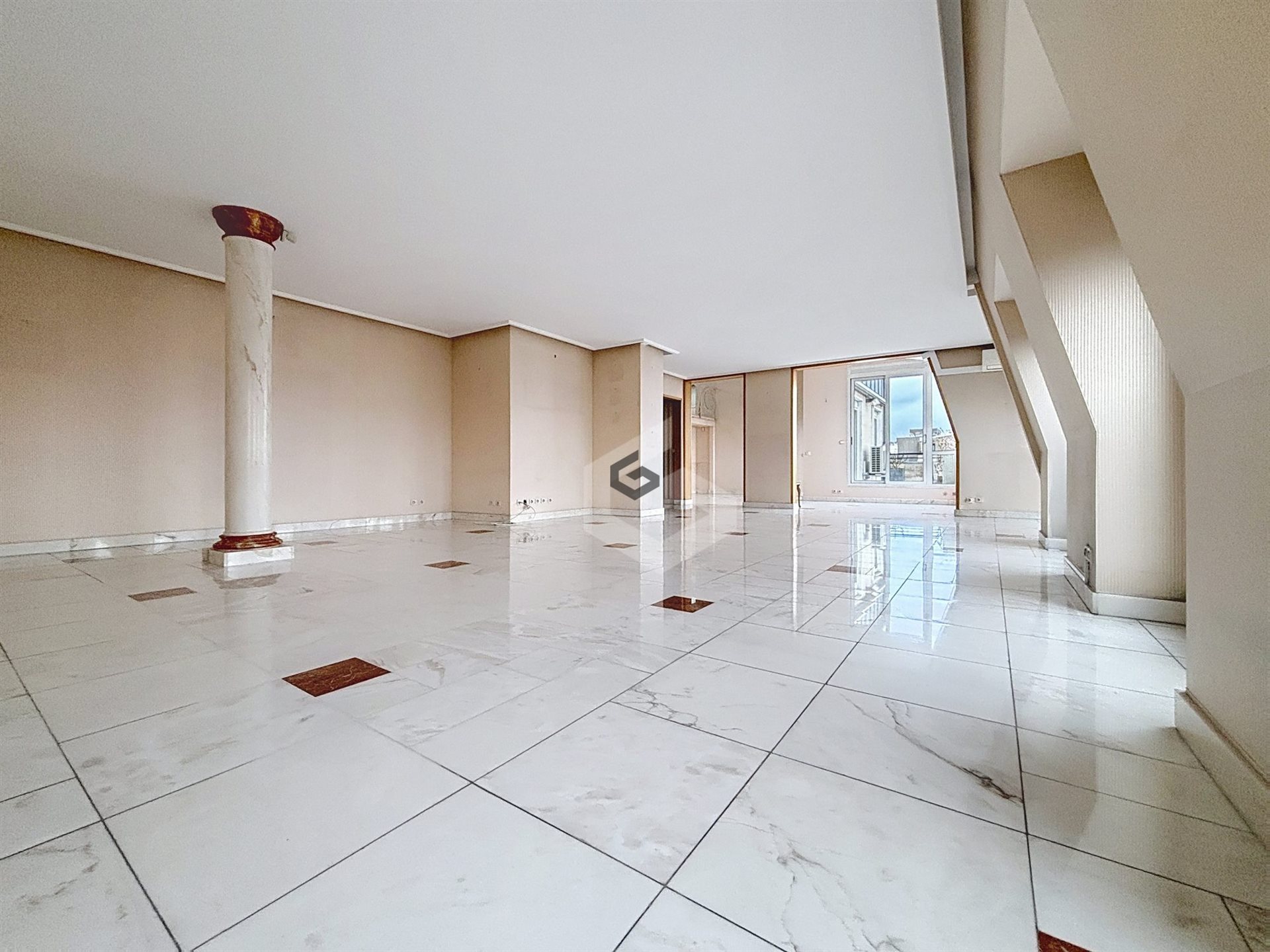 Appartement à vendre, 307m², Reims