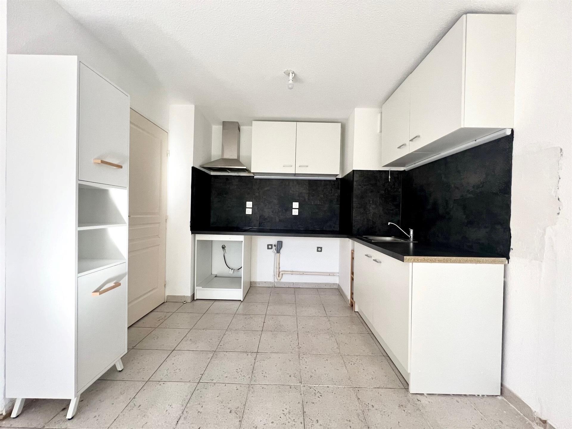 Maison à louer, 38m², Nîmes