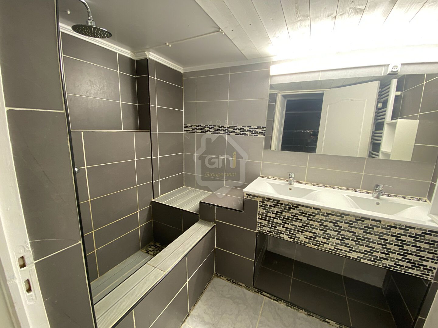 Appartement à louer, 48m², Nîmes