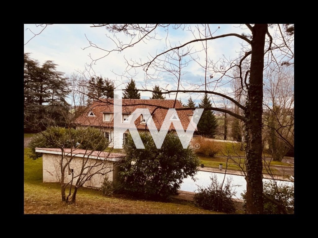 Maison à vendre, 360m², Saint-Genest-Lerpt