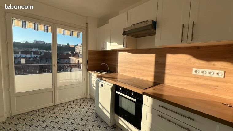 Appartement à louer, 80m², Saint-Etienne