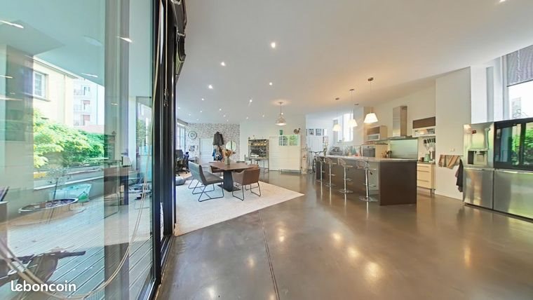 Appartement à louer, 166m², Saint-Etienne