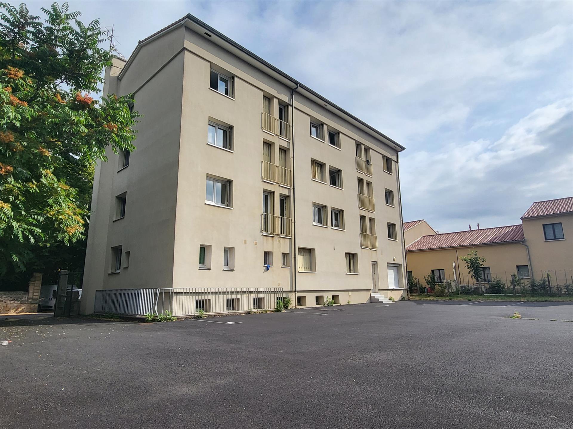 Appartement à vendre, 560m², Vic-le-Comte